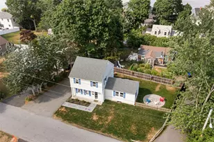 69 Mason Rd, Barrington, RI 02806 - Photo 4