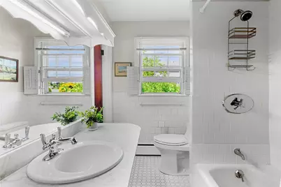 172 Eustis Avenue, Newport, RI 02840 - Photo 34