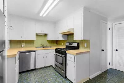 172 Eustis Avenue, Newport, RI 02840 - Photo 40