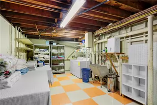 172 Eustis Ave, Newport, RI 02840 - Photo 44