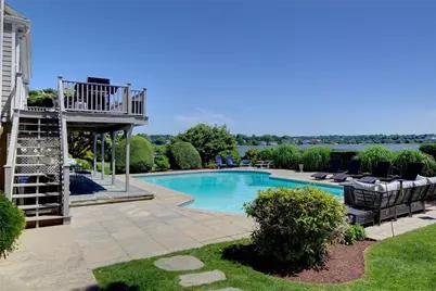 172 Eustis Avenue, Newport, RI 02840 - Photo 10