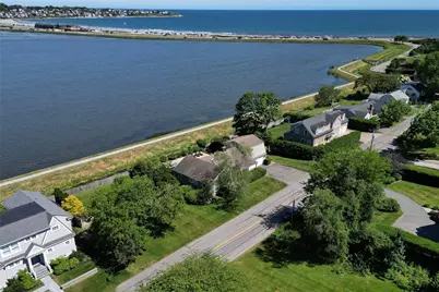 172 Eustis Avenue, Newport, RI 02840 - Photo 4