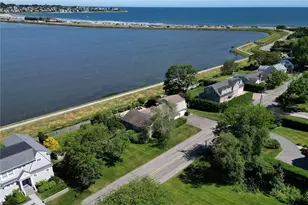 172 Eustis Ave, Newport, RI 02840 - Photo 4