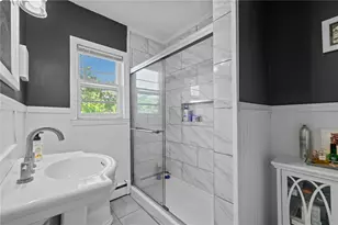 10 Denver Ave, Cranston, RI 02905 - Photo 30