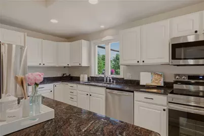 32 James Francis Terrace, Middletown, RI 02842 - Photo 12
