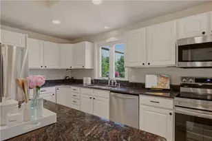 32 James Francis Terrace, Middletown, RI 02842 - Photo 12