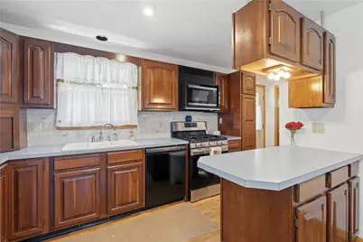 14 Oak Street, West Warwick, RI 02893 - Photo 20