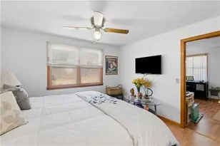 14 Oak St, West Warwick, RI 02893 - Photo 18