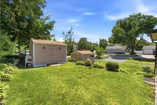 14 Oak St, West Warwick, RI 02893 - Photo 8
