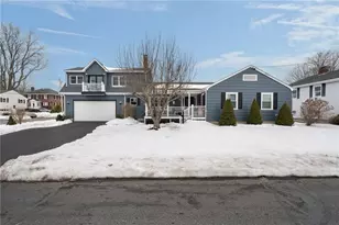 97 Eustis Ave, Newport, RI 02840 - Photo 2