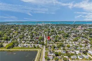 97 Eustis Ave, Newport, RI 02840 - Photo 4