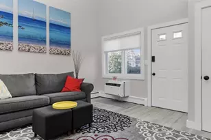 26 W Narragansett Ave, Newport, RI 02840 - Photo 2