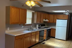 52 Kenway Ave, Warwick, RI 02889 - Photo 6