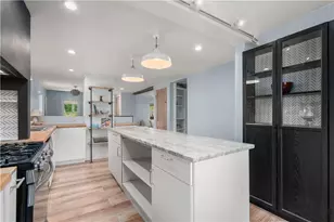 421 Pequot Ave, Warwick, RI 02889 - Photo 14