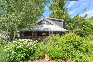 421 Pequot Ave, Warwick, RI 02889 - Photo 2