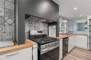 421 Pequot Ave, Warwick, RI 02889 - Photo 12