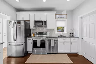 116 Saratoga Ave, Pawtucket, RI 02861 - Photo 8