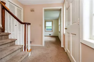 69 Douglas Rd, Warwick, RI 02886 - Photo 4