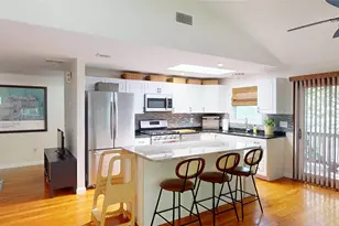 38 Vanstone Ave, Warwick, RI 02889 - Photo 8