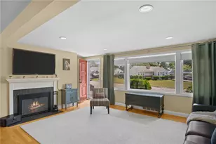 203 Garden Hills Dr, Cranston, RI 02920 - Photo 14
