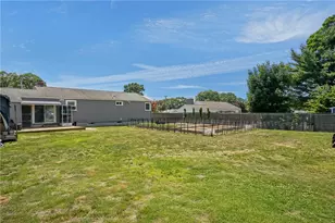 203 Garden Hills Dr, Cranston, RI 02920 - Photo 40