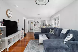 21 Waverly St, Providence, RI 02907 - Photo 4