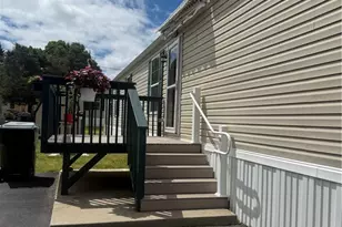 25 Krzak Rd, North Kingstown, RI 02852 - Photo 2