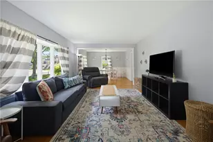 34 Foxhill Ave, Bristol, RI 02809 - Photo 6