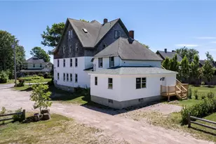 28 Park Ave, South Kingstown, RI 02879 - Photo 4