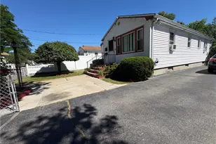 64 Dresser St, Providence, RI 02909 - Photo 4
