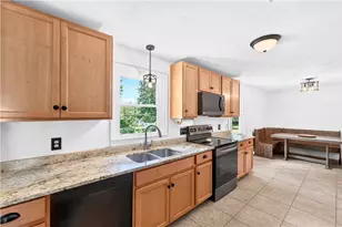 12 Briar Hill Dr, Cranston, RI 02921 - Photo 6