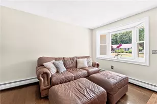 12 Briar Hill Dr, Cranston, RI 02921 - Photo 4