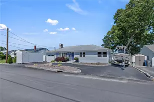 26 Bernard St, Cranston, RI 02920 - Photo 6