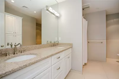 241 Ruggles Avenue #B, Newport, RI 02840 - Photo 14