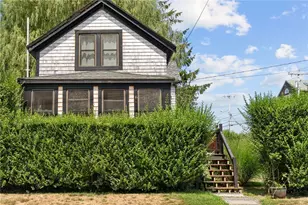 75 Garfield St, Newport, RI 02840 - Photo 2