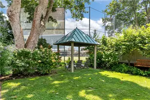 22 Bridge St, Newport, RI 02840 - Photo 26