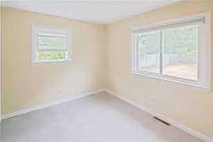 23 Saundra Dr, Westerly, RI 02891 - Photo 10