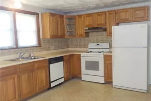 325 Morin St, Woonsocket, RI 02895 - Photo 6