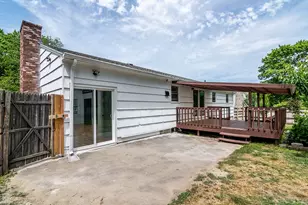 158 Lewiston St, Warwick, RI 02889 - Photo 4