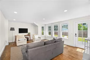 24 Huntington Dr, East Providence, RI 02916 - Photo 8