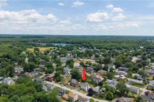 24 Huntington Dr, East Providence, RI 02916 - Photo 2