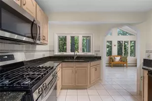 123 Hines Farm Rd, Cranston, RI 02921 - Photo 12