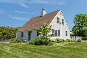 14 Wolcott Ave, Middletown, RI 02842 - Photo 4