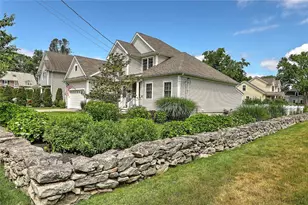 49 Walley St, Bristol, RI 02809 - Photo 4
