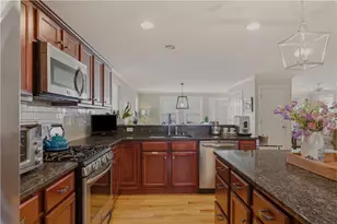 11 King Philip Ave, Bristol, RI 02809 - Photo 14