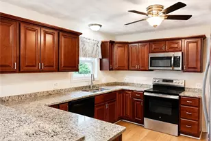 182 Gorham Ave, Warwick, RI 02886 - Photo 4