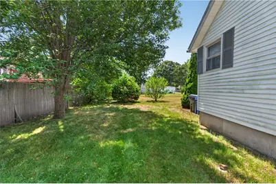 50 Lloyd Avenue, Warwick, RI 02889 - Photo 18