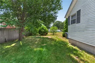 50 Lloyd Ave, Warwick, RI 02889 - Photo 18