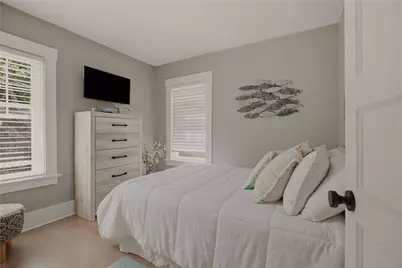 21 Pell Street, Newport, RI 02840 - Photo 18