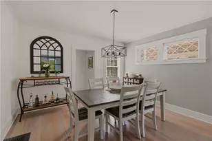 21 Pell St, Newport, RI 02840 - Photo 6